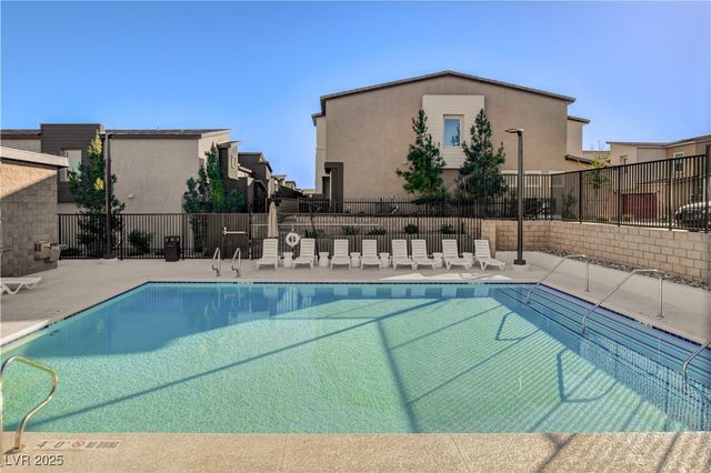 6914 Stratham Hill Street, Las Vegas, NV 89166