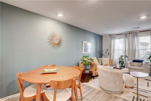 6914 Stratham Hill Street, Las Vegas, NV 89166