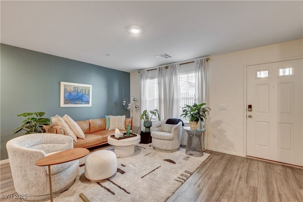 6914 Stratham Hill Street, Las Vegas, NV 89166