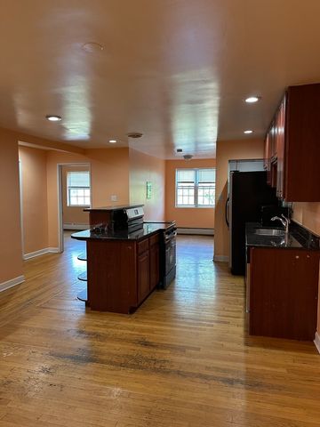 5205 W DRUMMOND Place 9, Chicago, IL 60639