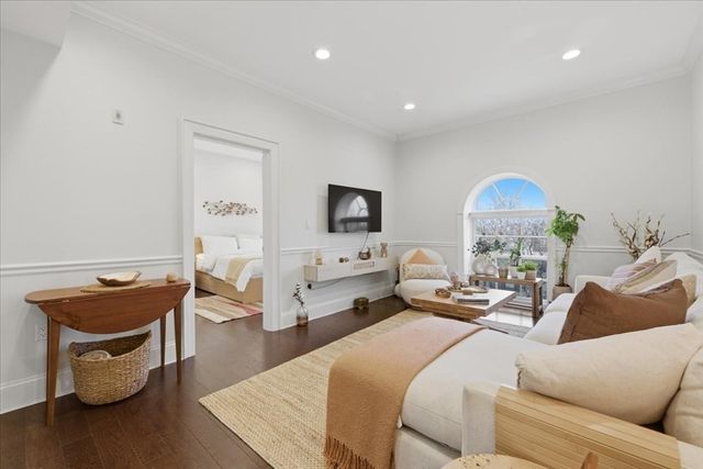 616 E 4th St 304, Boston, MA 02127