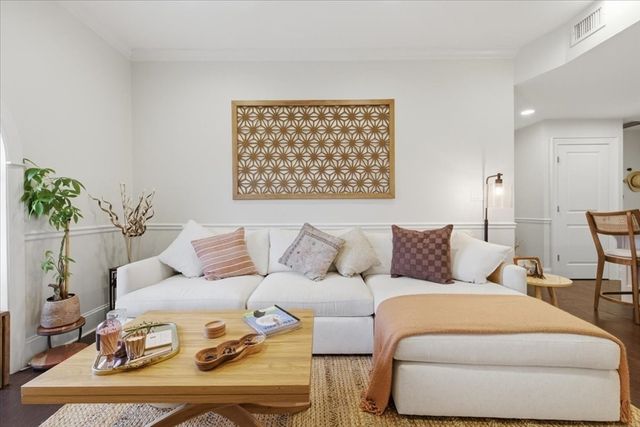 616 E 4th St 304, Boston, MA 02127