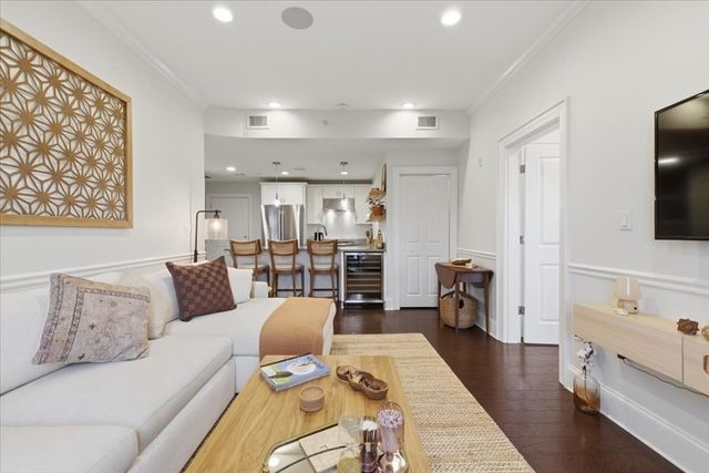 616 E 4th St 304, Boston, MA 02127