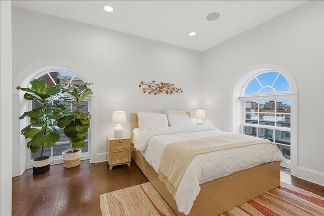 616 E 4th St 304, Boston, MA 02127