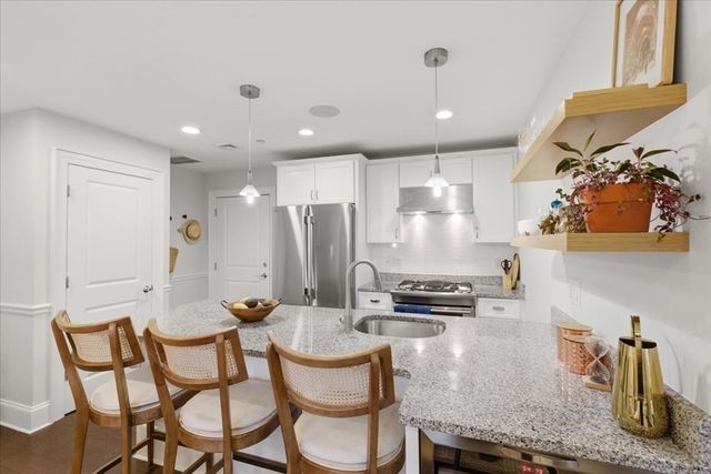 616 E 4th St 304, Boston, MA 02127