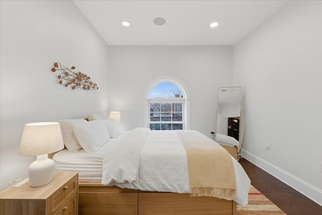 616 E 4th St 304, Boston, MA 02127