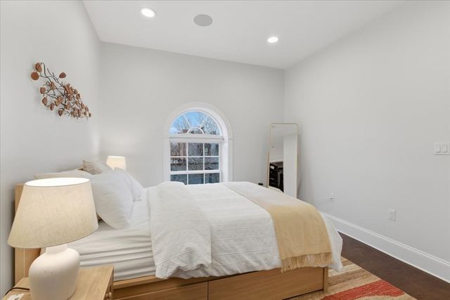 616 E 4th St 304, Boston, MA 02127