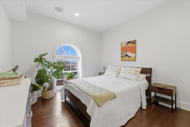 616 E 4th St 304, Boston, MA 02127