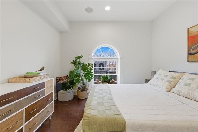 616 E 4th St 304, Boston, MA 02127