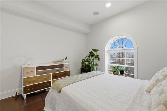 616 E 4th St 304, Boston, MA 02127