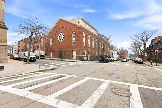 616 E 4th St 304, Boston, MA 02127