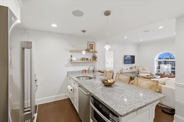 616 E 4th St 304, Boston, MA 02127