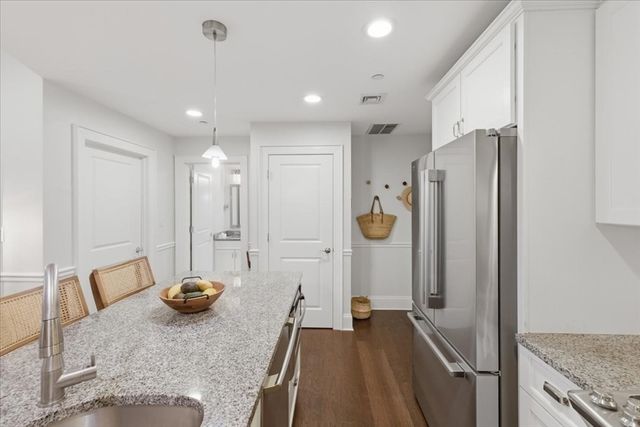 616 E 4th St 304, Boston, MA 02127