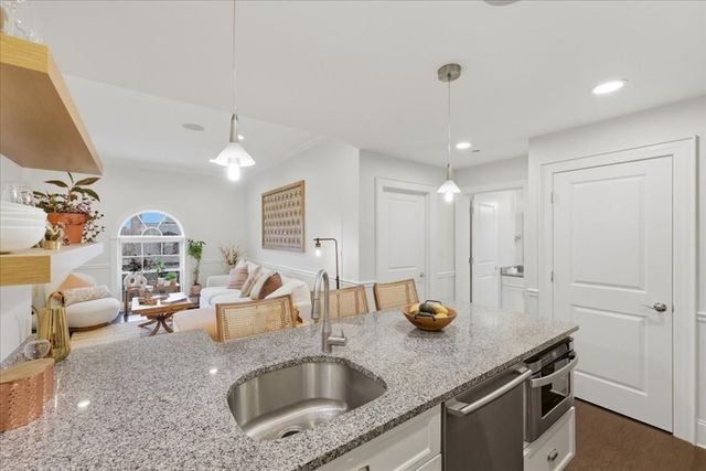 616 E 4th St 304, Boston, MA 02127