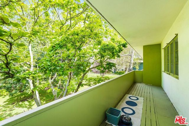 5479 Village, Los Angeles, CA 90016