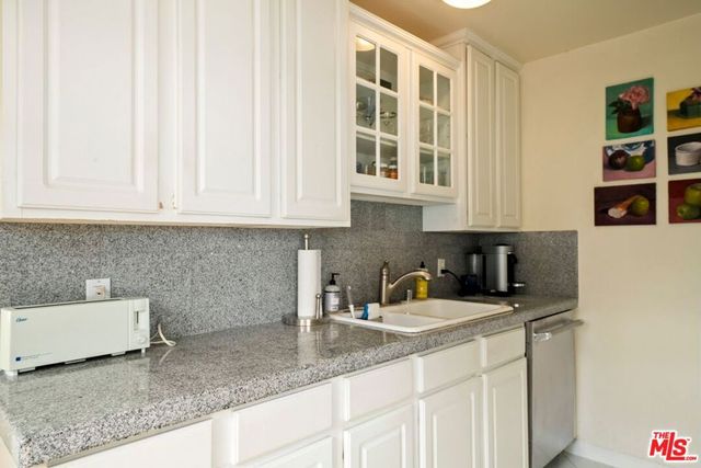 5479 Village, Los Angeles, CA 90016