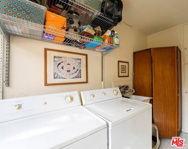 5479 Village, Los Angeles, CA 90016