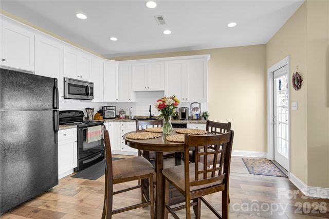 117 Sherman Oaks Lane, Mooresville, NC 28115