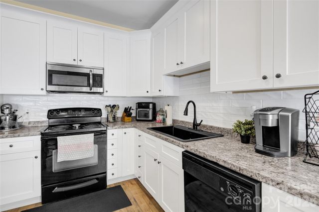 117 Sherman Oaks Lane, Mooresville, NC 28115