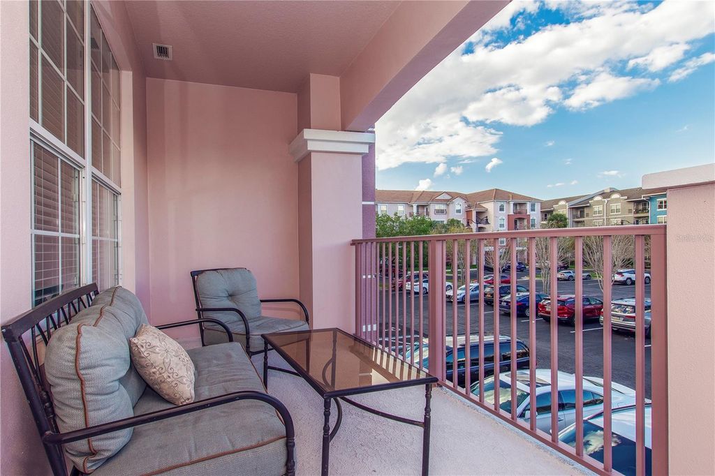 Image 20 of property listing at 4840 CAYVIEW AVENUE 203, Orlando, FL 32819