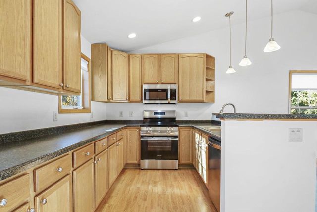 106 Maria Lane, Cottage Grove, WI 53527