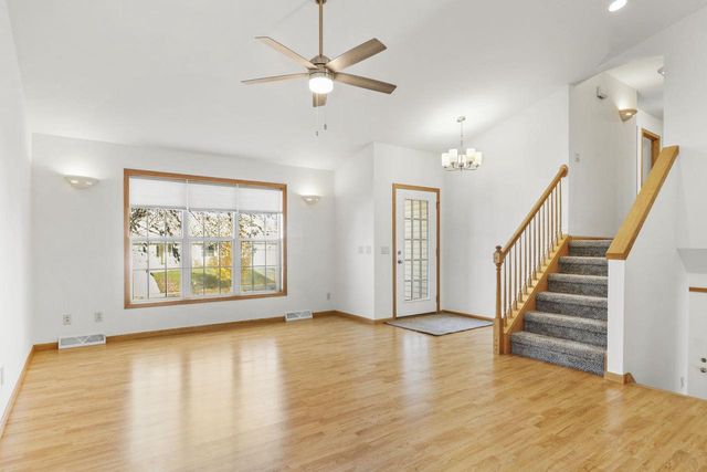 106 Maria Lane, Cottage Grove, WI 53527