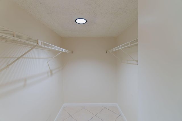 1530 Shaker Circle, Wellington, FL 33414
