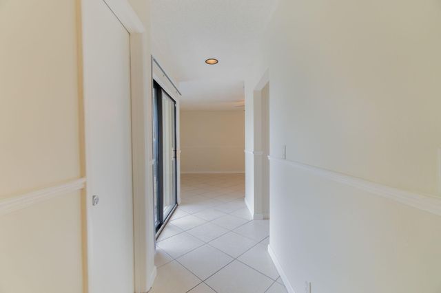 1530 Shaker Circle, Wellington, FL 33414