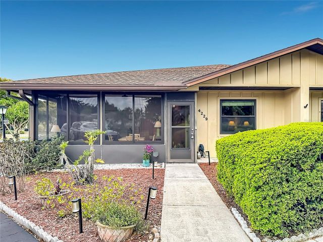 4229 66TH STREET CIRCLE W 4229, Bradenton, FL 34209