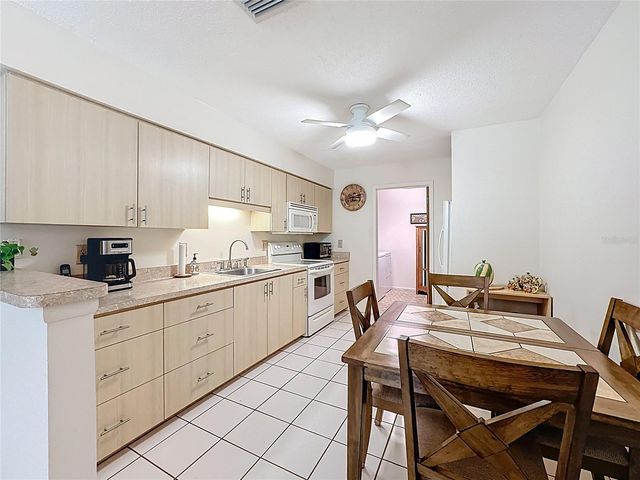 4229 66TH STREET CIRCLE W 4229, Bradenton, FL 34209