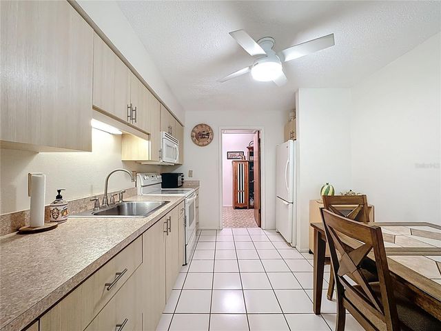 4229 66TH STREET CIRCLE W 4229, Bradenton, FL 34209