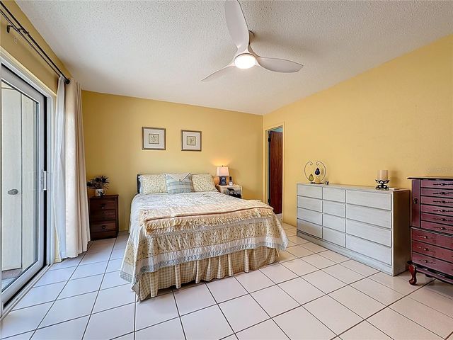4229 66TH STREET CIRCLE W 4229, Bradenton, FL 34209