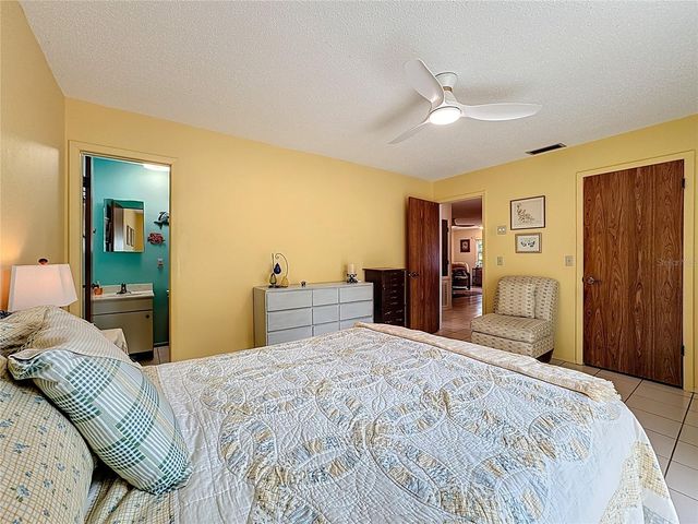 4229 66TH STREET CIRCLE W 4229, Bradenton, FL 34209
