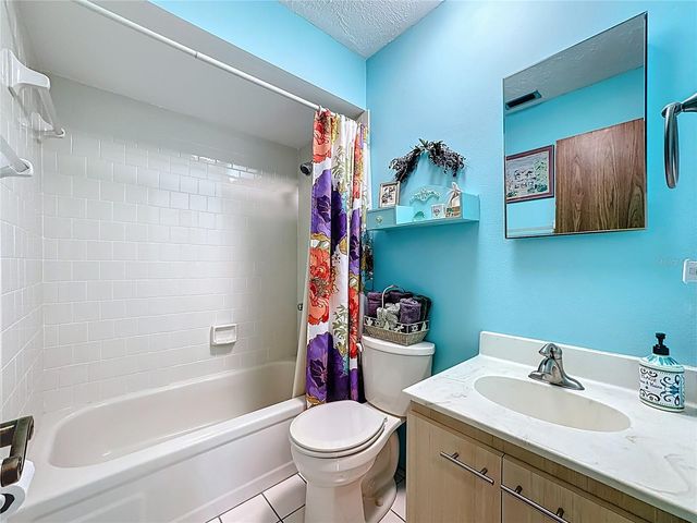 4229 66TH STREET CIRCLE W 4229, Bradenton, FL 34209