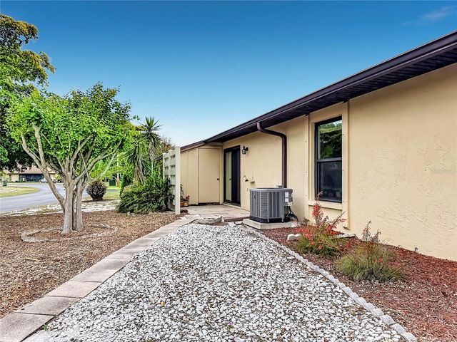 4229 66TH STREET CIRCLE W 4229, Bradenton, FL 34209