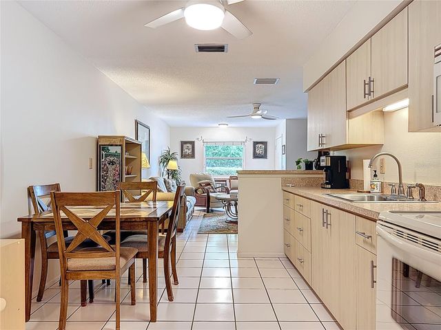 4229 66TH STREET CIRCLE W 4229, Bradenton, FL 34209