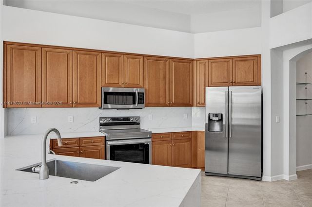 2553 Jardin Mnr, Weston, FL 33327