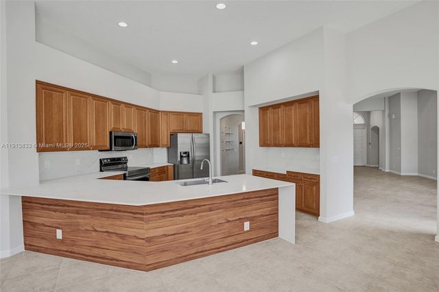 2553 Jardin Mnr, Weston, FL 33327