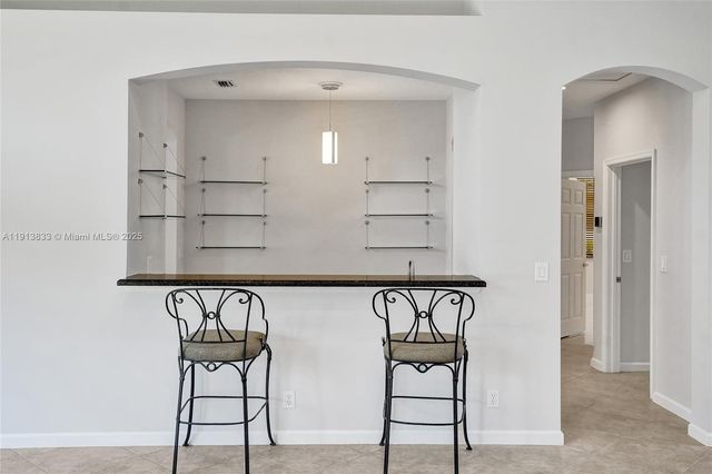 2553 Jardin Mnr, Weston, FL 33327