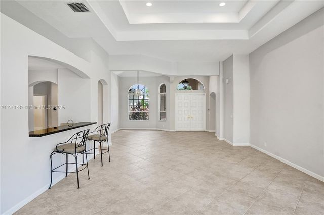 2553 Jardin Mnr, Weston, FL 33327