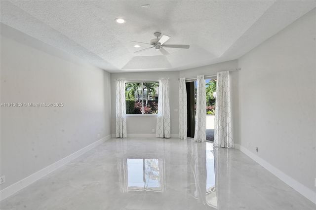 2553 Jardin Mnr, Weston, FL 33327