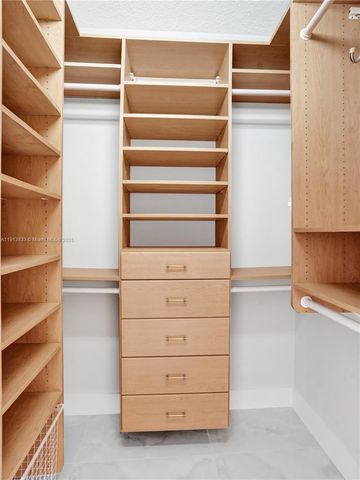 2553 Jardin Mnr, Weston, FL 33327