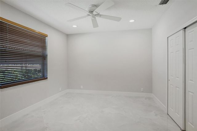 2553 Jardin Mnr, Weston, FL 33327