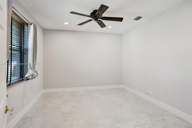 2553 Jardin Mnr, Weston, FL 33327