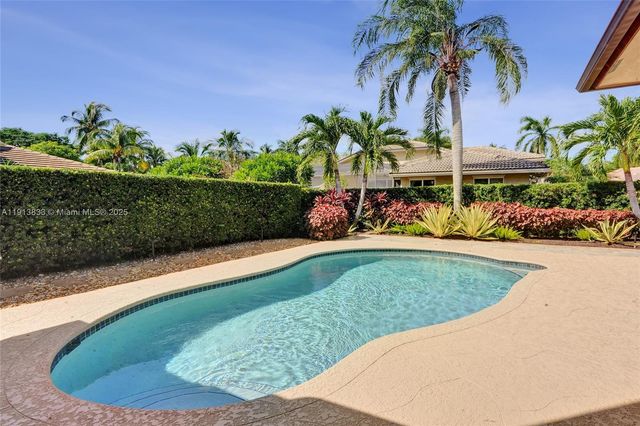 2553 Jardin Mnr, Weston, FL 33327