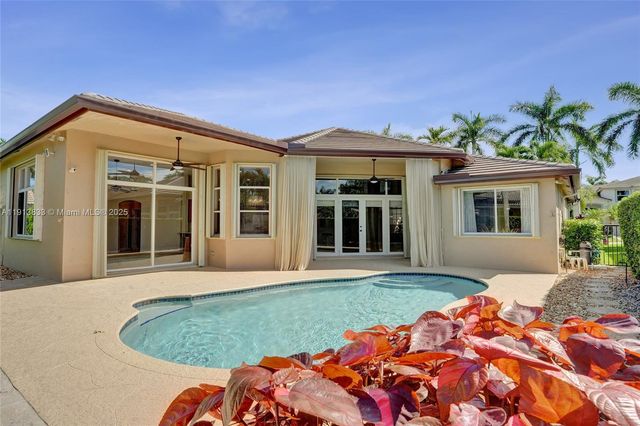 2553 Jardin Mnr, Weston, FL 33327