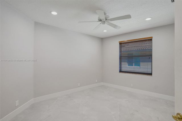 2553 Jardin Mnr, Weston, FL 33327