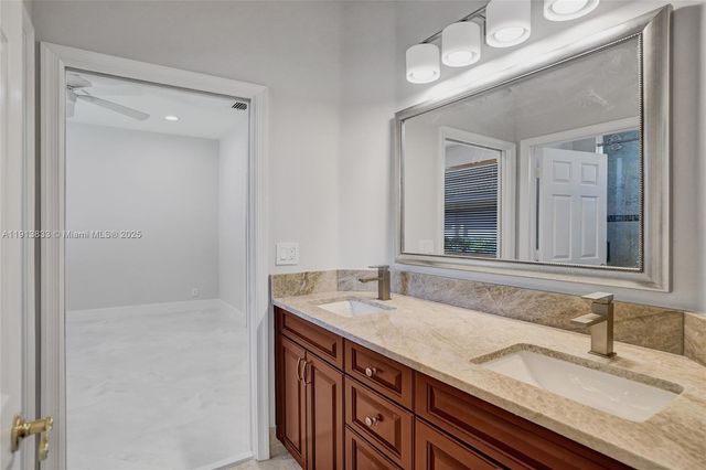 2553 Jardin Mnr, Weston, FL 33327