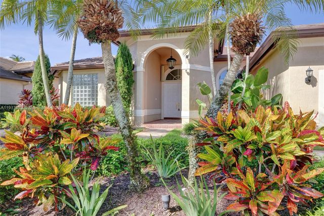 2553 Jardin Mnr, Weston, FL 33327