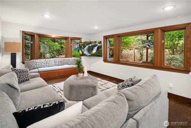 21422 SE 37th Street, Sammamish, WA 98075